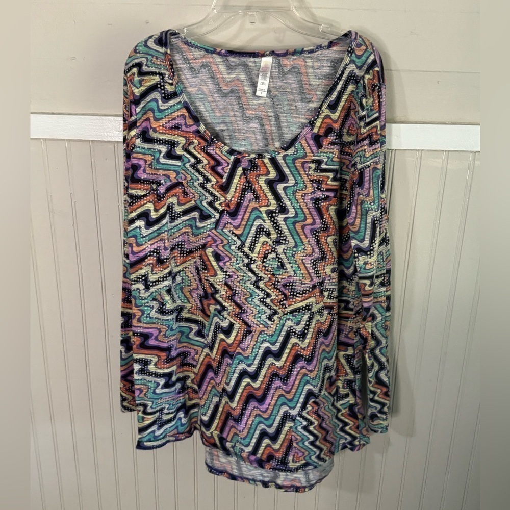 Women’s LuLaRoe long sleeve top size‎ L